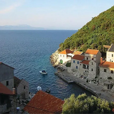 Angela Villa Lastovo