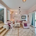 Angela Villa Lastovo